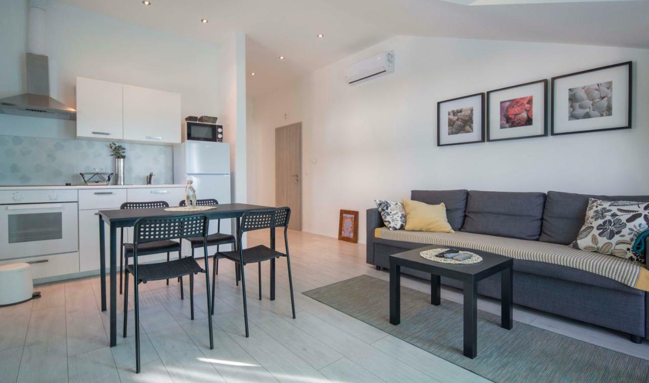 Apartments Denis Makarska Eksteriør bilde